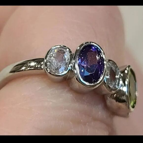Amethyst & Peridot Oval Silver Plated Ring - Picture 2 of 10